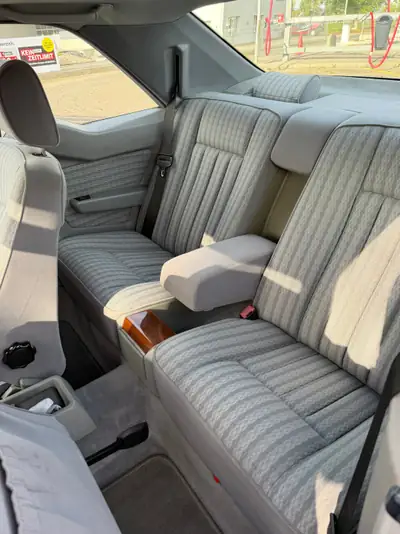 Mercedes-Benz 300 CE — Coupé sportif classique, motorisation 180 ch automatique — Thumbnail 12