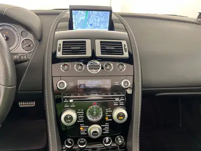 Aston Martin DBS 6.0 V12 — Cabriolet britannique de prestige, 42'900 km seulement — detail