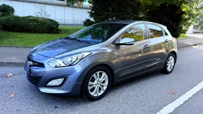 Hyundai i30 1.6 GDI Style — Berline fiable, 140 000 km, sans sinistre — arrière