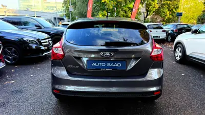 Ford Focus 1.6i VCT Trend PowerShift — Berline compacte fiable, consommation maîtrisée — intérieur