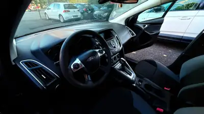 Ford Focus 1.6i VCT Trend PowerShift — Berline compacte fiable, consommation maîtrisée — Miniature 7