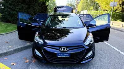Hyundai i30 Wagon 1.6 GDI Style — Monospace familial fiable, 125'000 km — Miniature 13