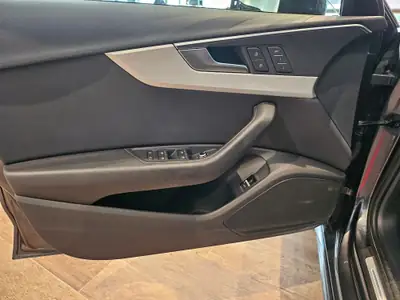 Audi A4 Avant 50 TDI S line — Break premium diesel 286 ch, attelage & toit panoramique — Miniature 24
