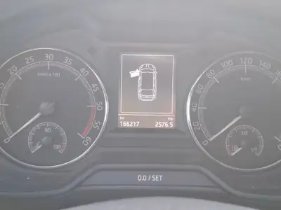 Skoda Octavia 1.6 TDI 115 — Break spacieux, diesel économe, sans sinistre — rear view