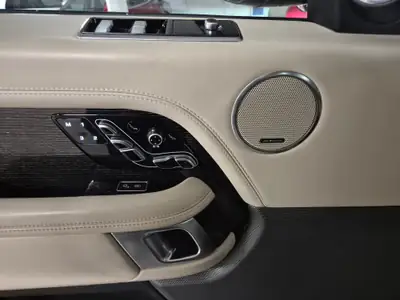 Land Rover Range Rover 5.0 V8 SC Autobiography — Prestige et puissance, kilométrage modéré — détail