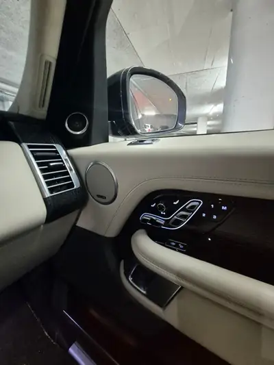 Land Rover Range Rover 5.0 V8 SC Autobiography — Prestige et puissance, kilométrage modéré — Miniature 7