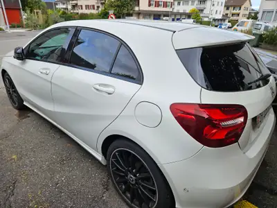 Mercedes-Benz A 180 Night Star — Berline compacte premium, 47'000 km seulement — side view