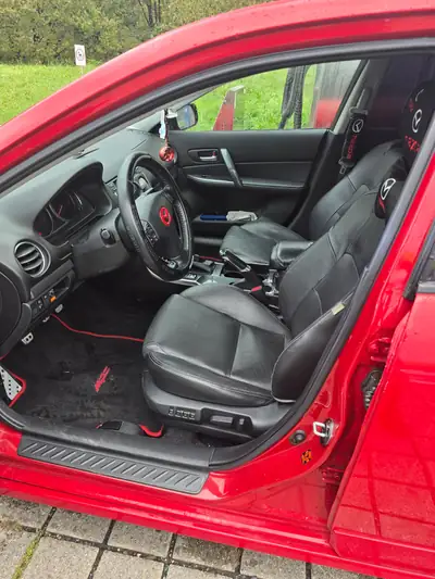 Mazda 6 2.3 MPS 4WD — Berline sportive intégrale, 260 ch et traction permanente — intérieur