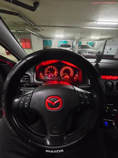 Mazda 6 2.3 MPS 4WD — Berline sportive intégrale, 260 ch et traction permanente — tableau de bord