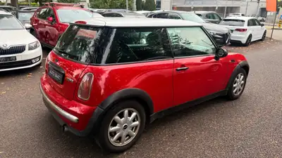 MINI Cooper 2002 — Citadine iconique, moteur fiable, prix attractif — tableau de bord
