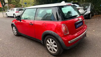 MINI Cooper 2002 — Citadine iconique, moteur fiable, prix attractif — détail
