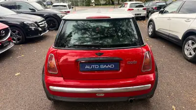 MINI Cooper 2002 — Citadine iconique, moteur fiable, prix attractif — intérieur