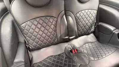 MINI Cooper 2002 — Citadine iconique, moteur fiable, prix attractif — Miniature 8