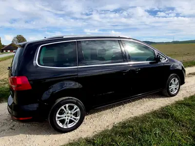 VW Sharan 2.0 TDI BlueMTA Comfortline — Monospace fiable, 101'200 km, sans sinistre — side view