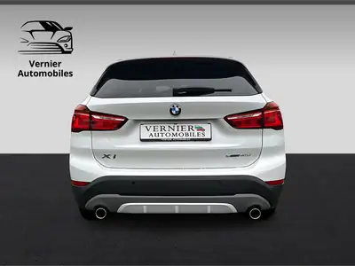 BMW X1 sDrive 18d Sport Line — SUV compact diesel, 103 000 km, très bon état — tableau de bord