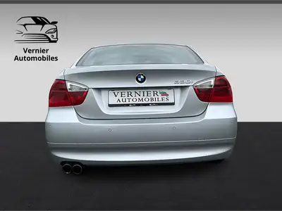 BMW 330i — Berline sportive 2005, 258 ch, sans sinistre et expertise récente — tableau de bord