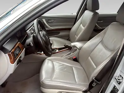BMW 330i — Berline sportive 2005, 258 ch, sans sinistre et expertise récente — Miniature 9