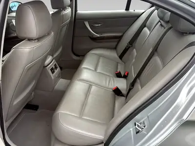 BMW 330i — Berline sportive 2005, 258 ch, sans sinistre et expertise récente — Miniature 12