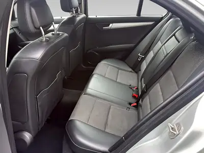 Mercedes-Benz C 180 BlueEfficiency — Berline élégante, consommation maîtrisée, sans sinistre — Miniature 13