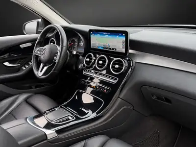 Mercedes-Benz GLC 220 d 4Matic — SUV premium diesel, tout-terrain affûté, facelift 2019 — Miniatura 10