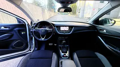 Opel Grandland X 1.2i Excellence — SUV compact automatique, 131'000 km, sans accident — Miniature 9