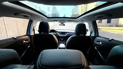 Opel Grandland X 1.2i Excellence — SUV compact automatique, 131'000 km, sans accident — Miniature 8