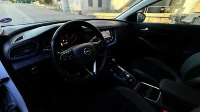 Opel Grandland X 1.2i Excellence — SUV compact automatique, 131'000 km, sans accident — Miniature 11