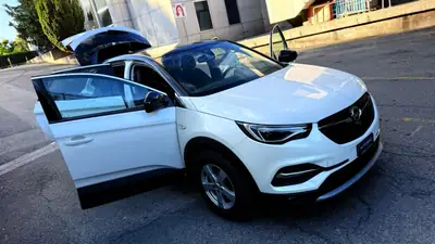 Opel Grandland X 1.2i Excellence — SUV compact automatique, 131'000 km, sans accident — Miniature 16