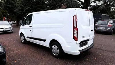Ford Transit Custom Van 280 L1H1 — Utilitaire diesel fiable, faible kilométrage, à rénover — détail
