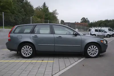 Volvo V50 2.5 T5 Summum — Break robuste, 89 000 km, moteur 5-cylindres régénéré — détail