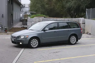Volvo V50 2.5 T5 Summum — Break robuste, 89 000 km, moteur 5-cylindres régénéré — intérieur