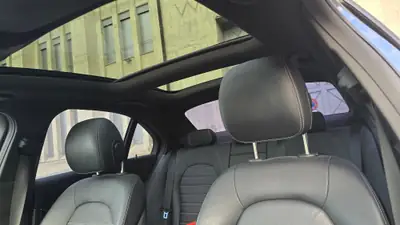 Mercedes-Benz C 250 BlueTec AMG Line — Diesel performant, 4x4 intégral et équipement premium — dashboard