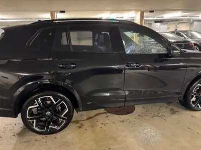VW Tiguan 1.5 TSI PHEV R-Line — SUV hybride rechargeable, 28'000 km seulement — Heckansicht