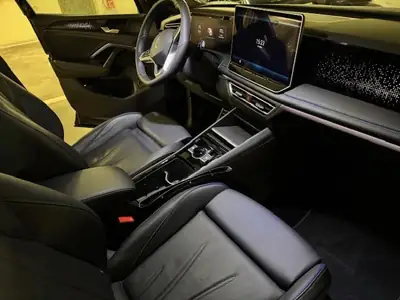 VW Tiguan 1.5 TSI PHEV R-Line — SUV hybride rechargeable, 28'000 km seulement — Miniatur 8