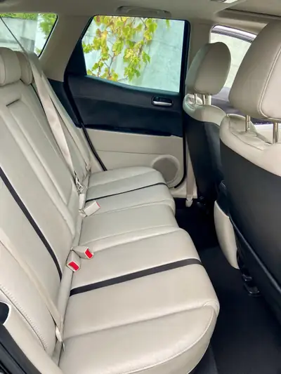 Mazda CX-7 2.3 Turbo Sport — SUV compact turbo, jantes 24" DUB, transmission manuelle — Detail