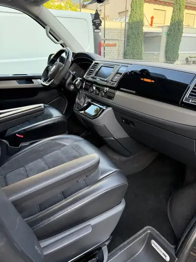 VW T6 Multivan Generation Six — Monospace 7 places diesel, 221'000 km — Miniature 8