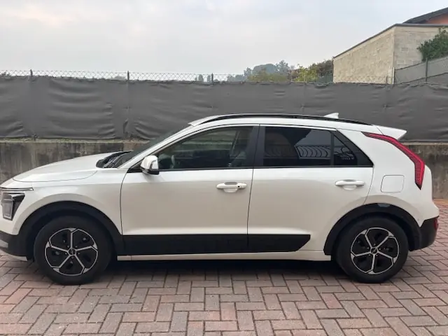 Kia Niro 1.6 GDi Hybrid Style 2024 — SUV compact hybride, 32 500 km seulement
