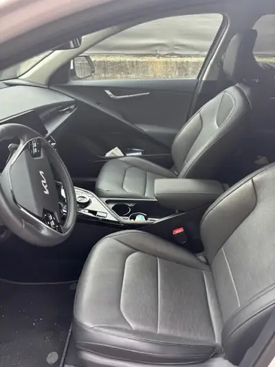 Kia Niro 1.6 GDi Hybrid Style 2024 — SUV compact hybride, 32 500 km seulement — dashboard