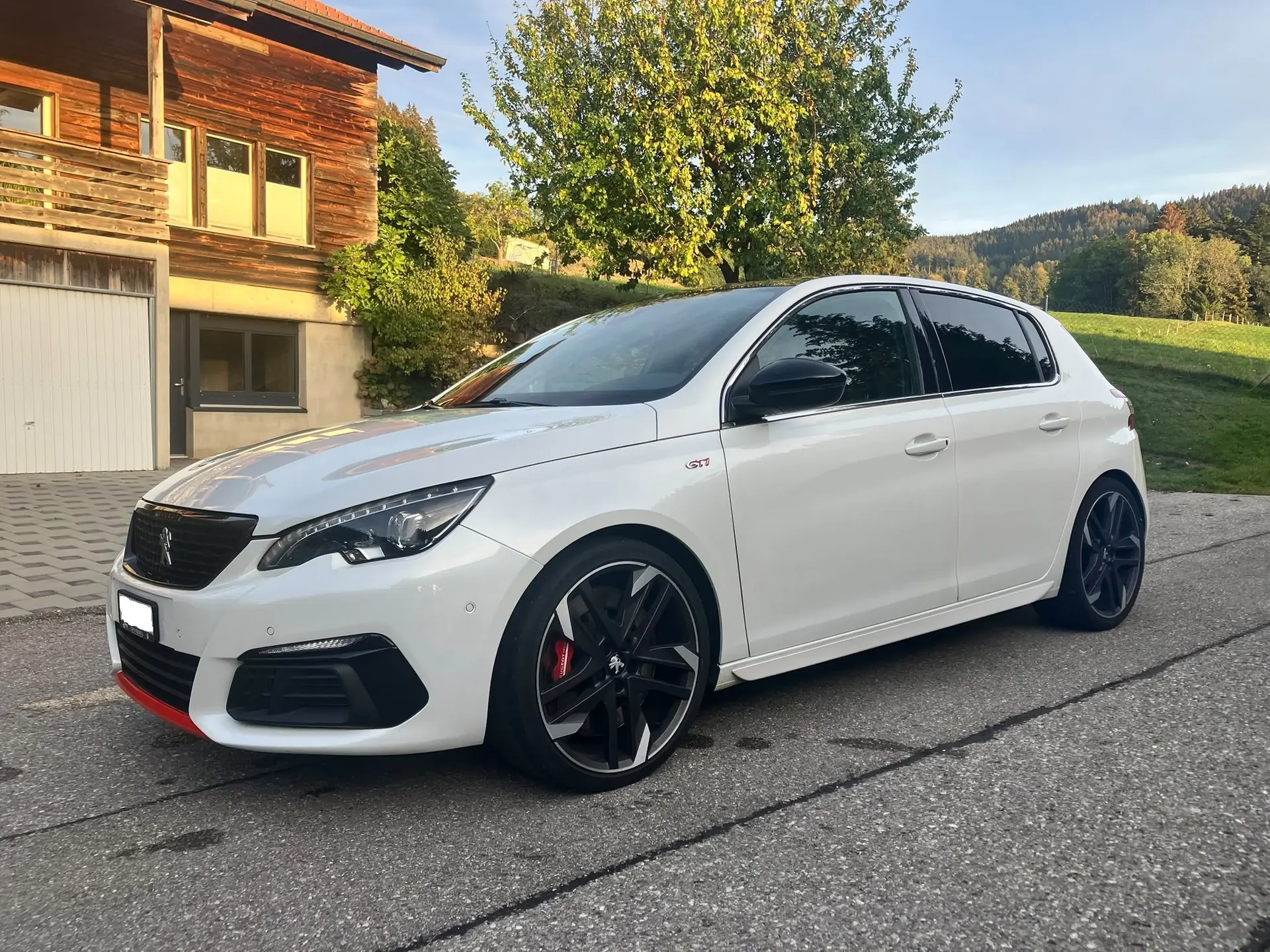 Peugeot 308 1.6 PureTech GTi — Sportivité et efficacité énergétique