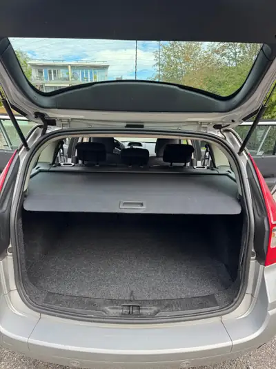 Renault Mégane 2.0 16V Business — Break spacieux, motorisation robuste, historique sans sinistre — Heckansicht