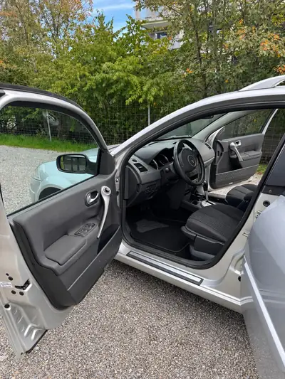 Renault Mégane 2.0 16V Business — Break spacieux, motorisation robuste, historique sans sinistre — Innenraum