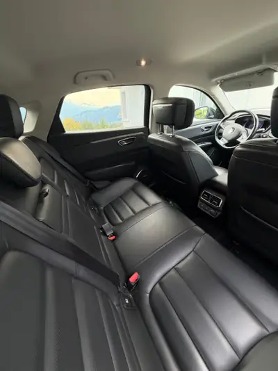 Renault Talisman 1.6 TCe Initiale — Berline élégante, 200 ch sans compromis — rear view