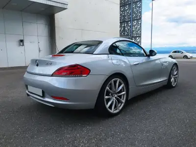 BMW Z4 sDrive 2.3i — Cabriolet sportif 204 ch, entretien BMW certifié — rear view