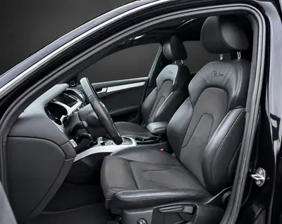 Audi A4 Limousine S-Line 2.0 TFSI — Berline sportive, 211 ch, équipement premium — Miniature 7