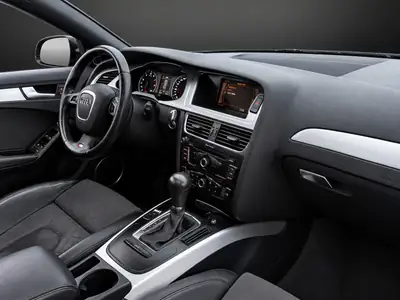 Audi A4 Limousine S-Line 2.0 TFSI — Berline sportive, 211 ch, équipement premium — Miniature 10