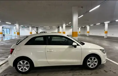 Audi A1 1.2 TFSI Attraction — Citadine compacte, fiable et économe — side view
