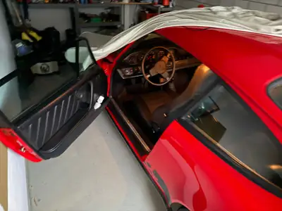 Porsche 911 Carrera 3.2 — Icône des années 1980, véhicule vétéran authentique — détail