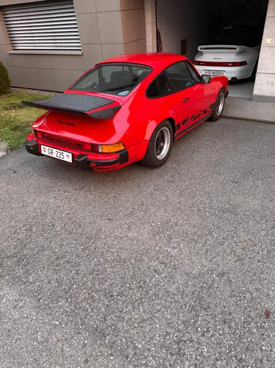 Porsche 911 Carrera 3.2 — Icône des années 1980, véhicule vétéran authentique — Miniature 7