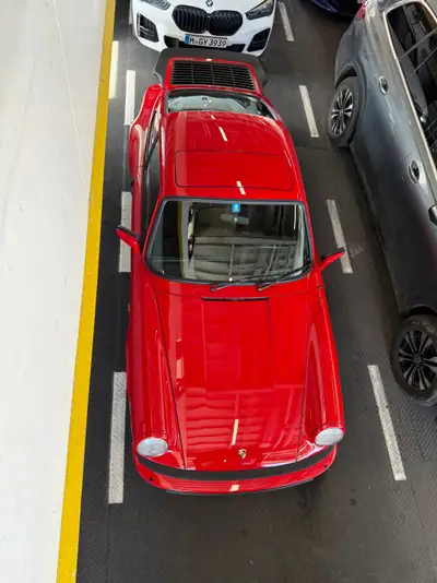 Porsche 911 Carrera 3.2 — Icône des années 1980, véhicule vétéran authentique — Miniature 13