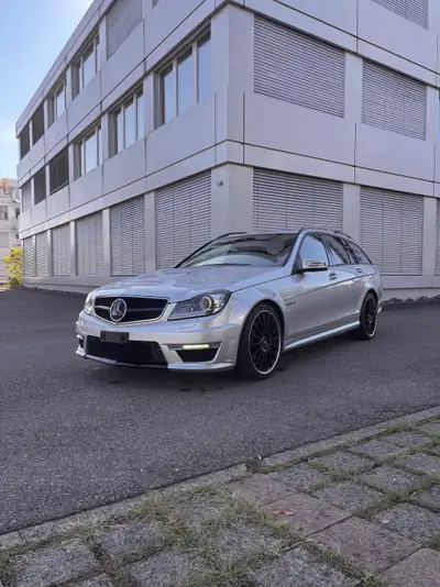 Mercedes-Benz C 63 AMG T-Modell — Performance V8 revalorisé, sans sinistre — vue extérieure